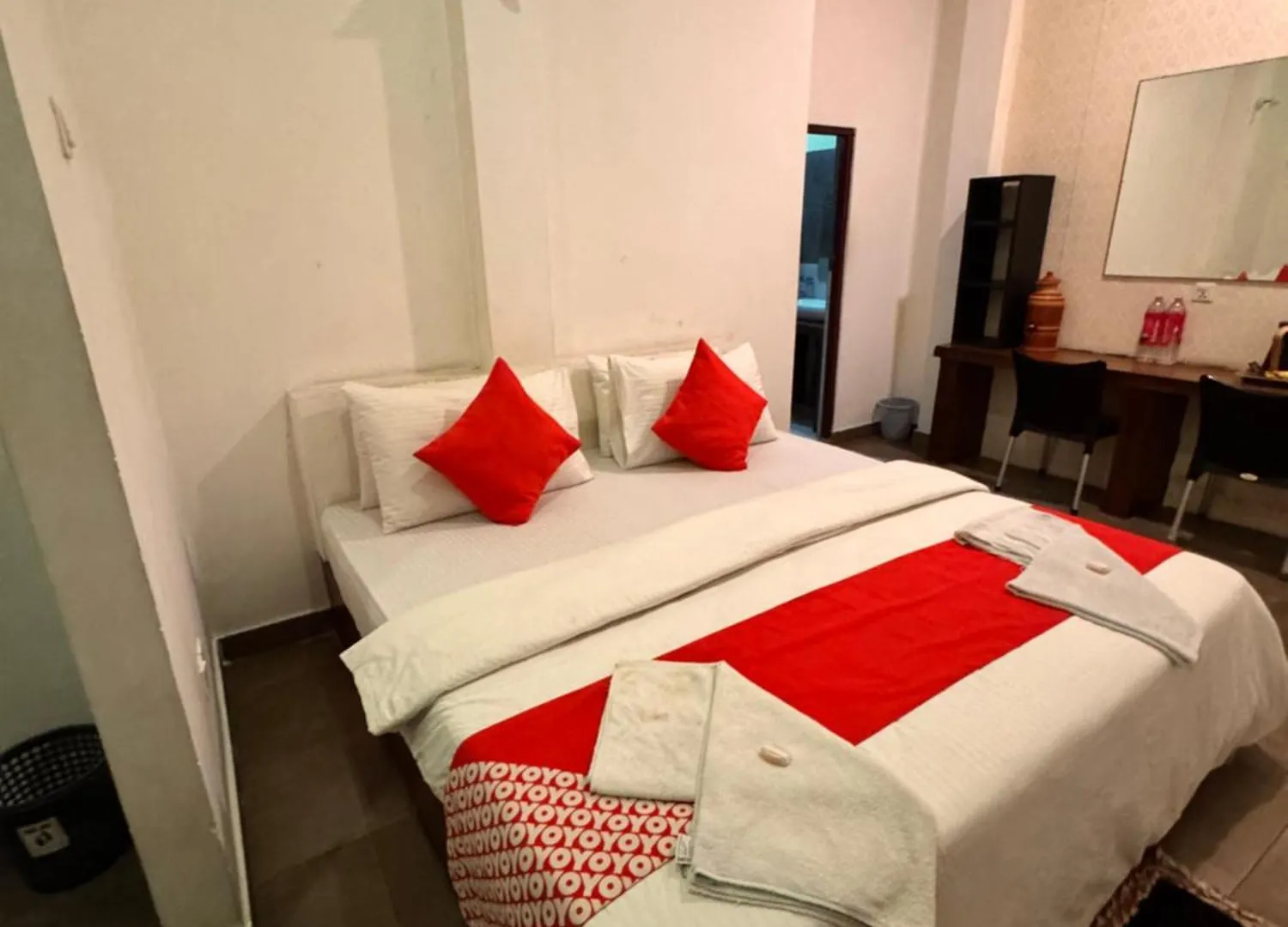 **  Airport Transit Kings Hotel Katunayake Sri Lanka