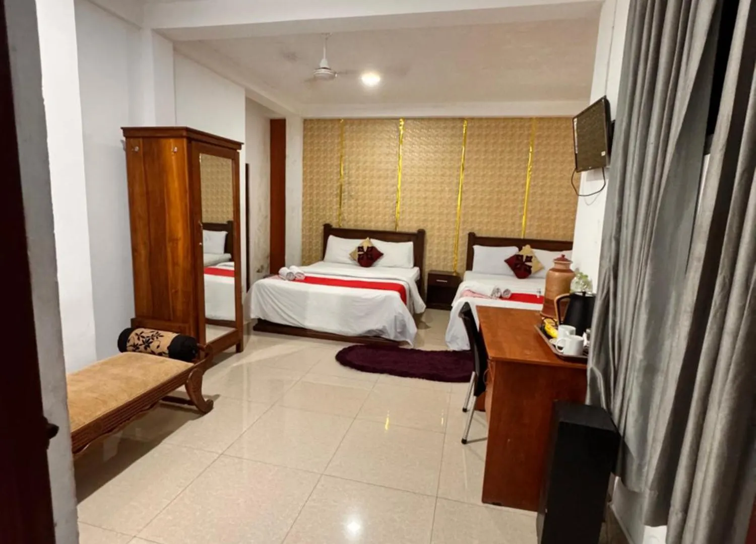 **  Airport Transit Kings Hotel Katunayake Sri Lanka